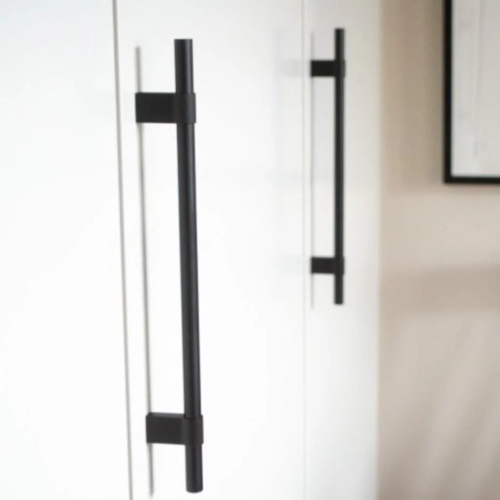 Line Big Handle - Rockland Interiors Inc.