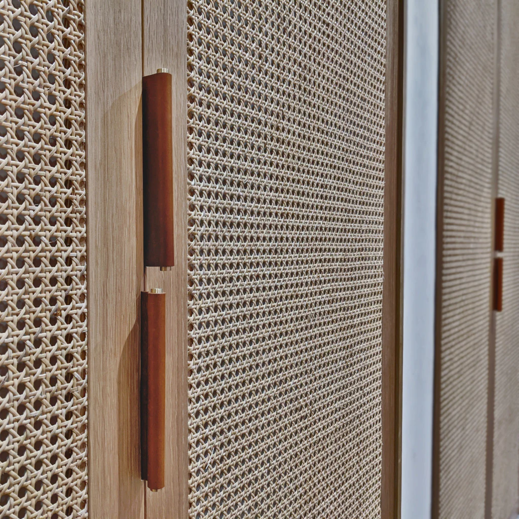 EP01 Leather Edge Pull - Rockland Interiors Inc.