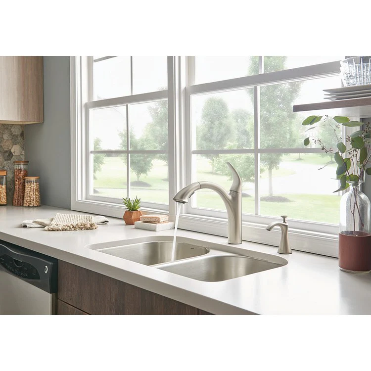 Camerist Single Handle Pull Out Kitchen Faucet - Rockland Interiors Inc.