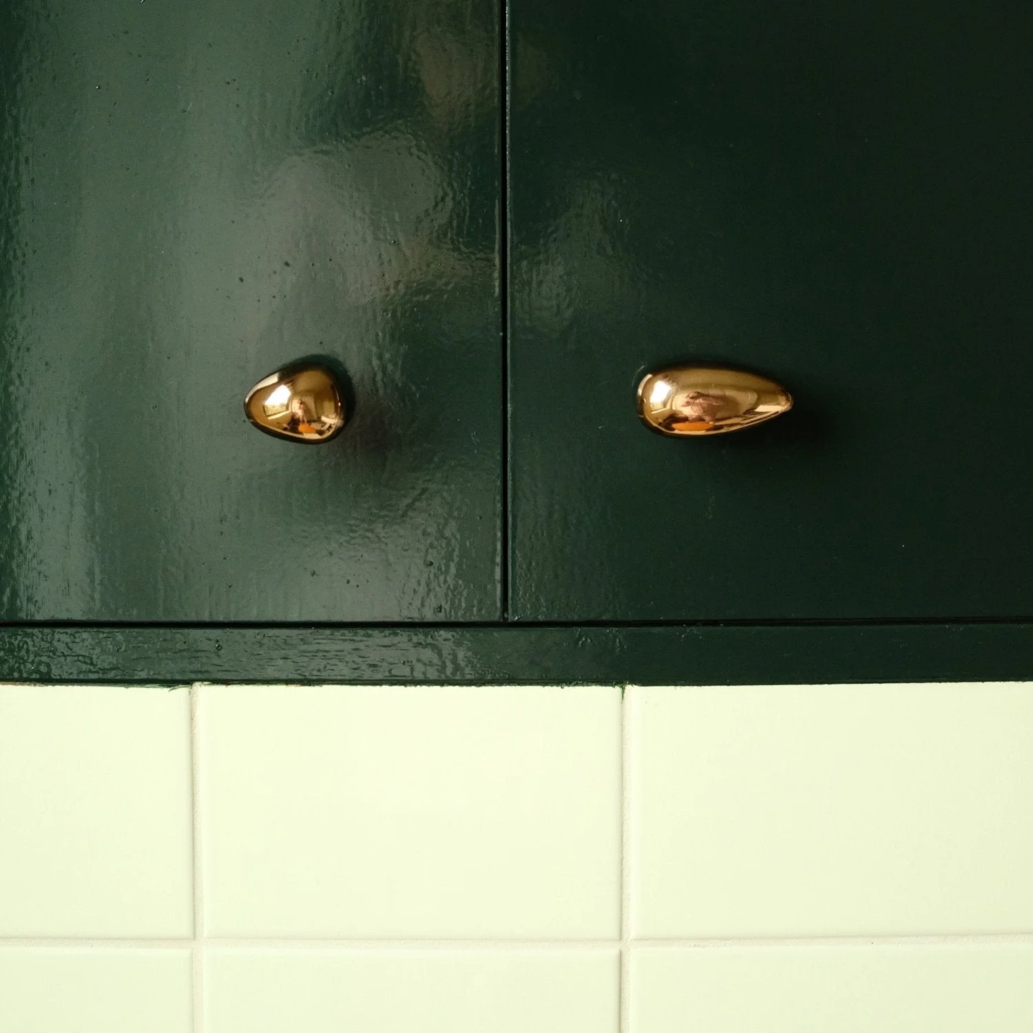 MOMI Knob/Hook Short Mini - Rockland Interiors Inc.