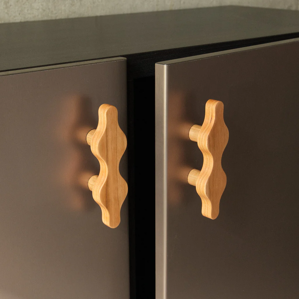 Mobula Pull - Rockland Interiors Inc.
