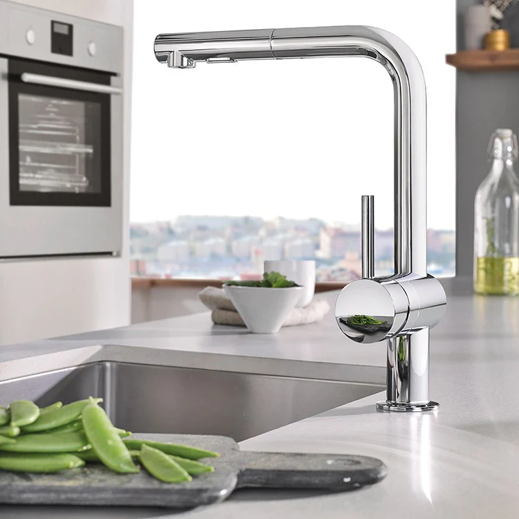 Minta Single Handle Pull-Out Kitchen Faucet - Rockland Interiors Inc.
