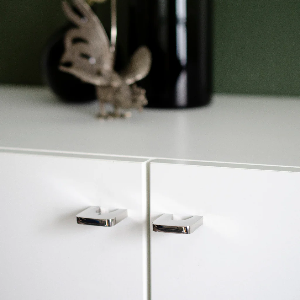 Bridge Knob - Rockland Interiors Inc.