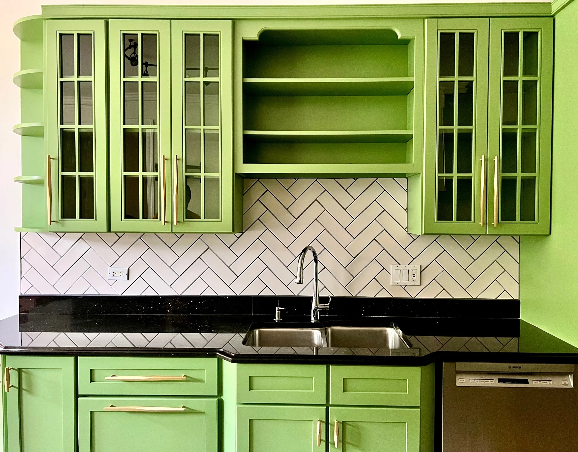 3x9 Natural Press Ceramic Tile in Pearl Gloss - Rockland Interiors Inc.