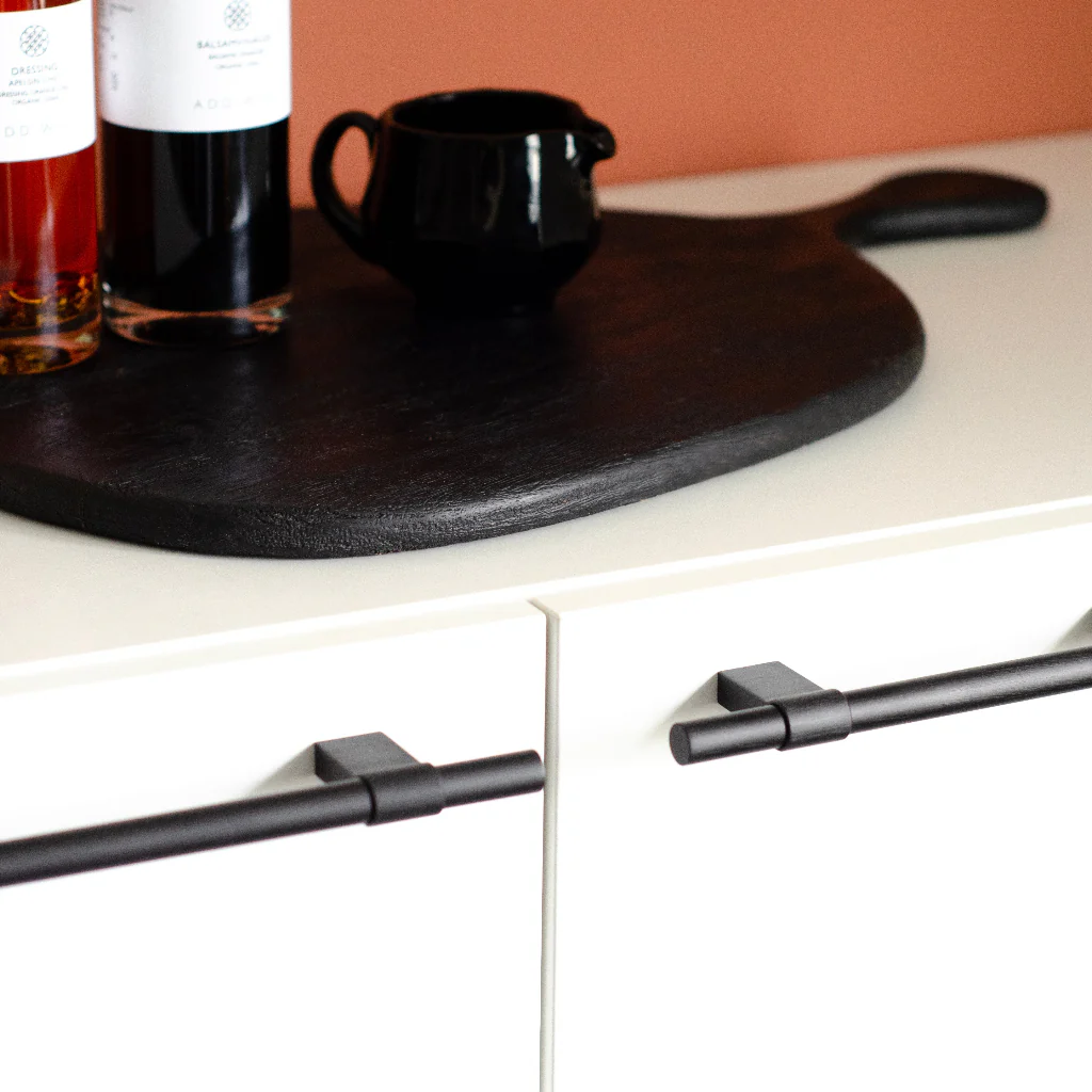 Line Big Handle - Rockland Interiors Inc.
