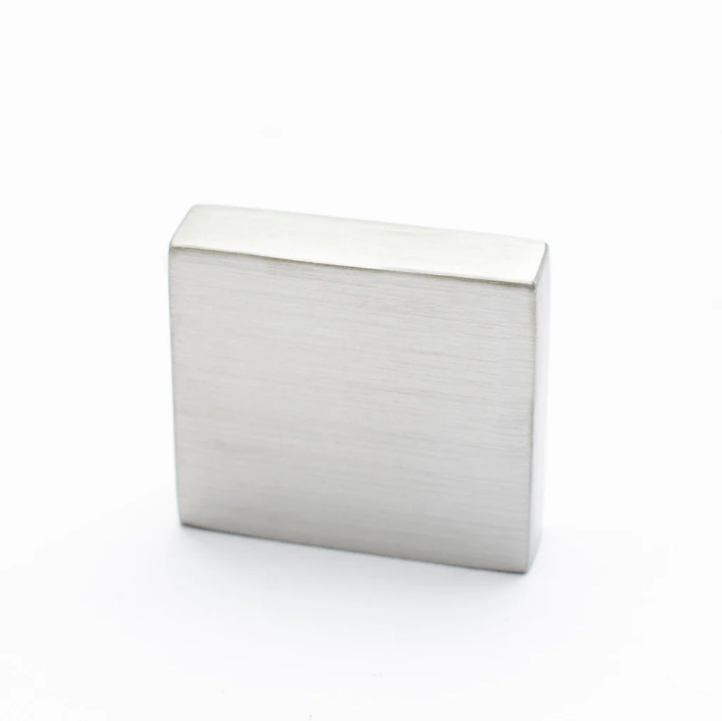 Clean Cut Knob - Rockland Interiors Inc.