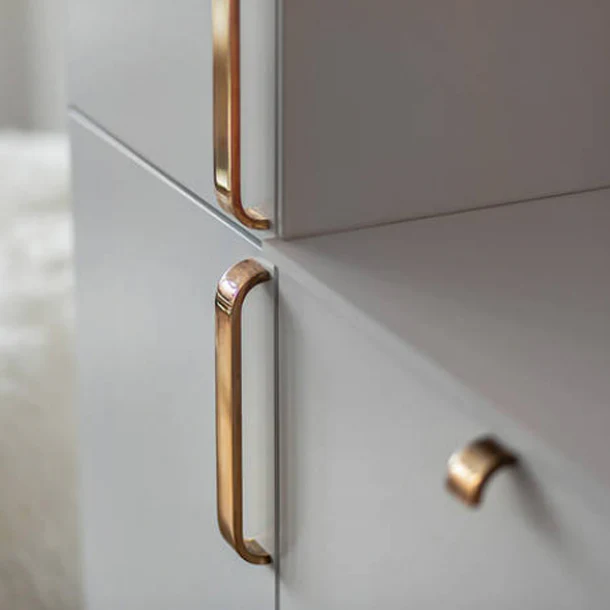 Curve Knob - Rockland Interiors Inc.