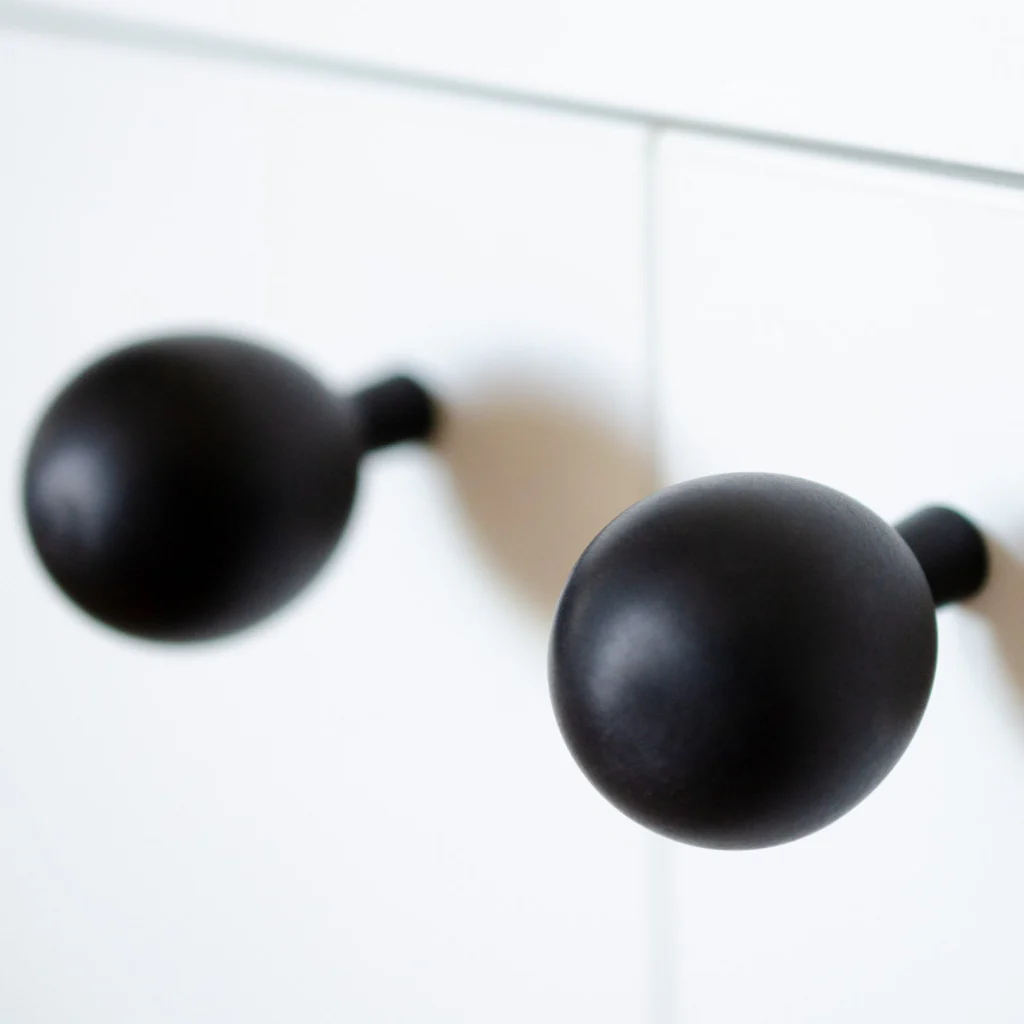 Drop Knob / Hook 28 - Rockland Interiors Inc.