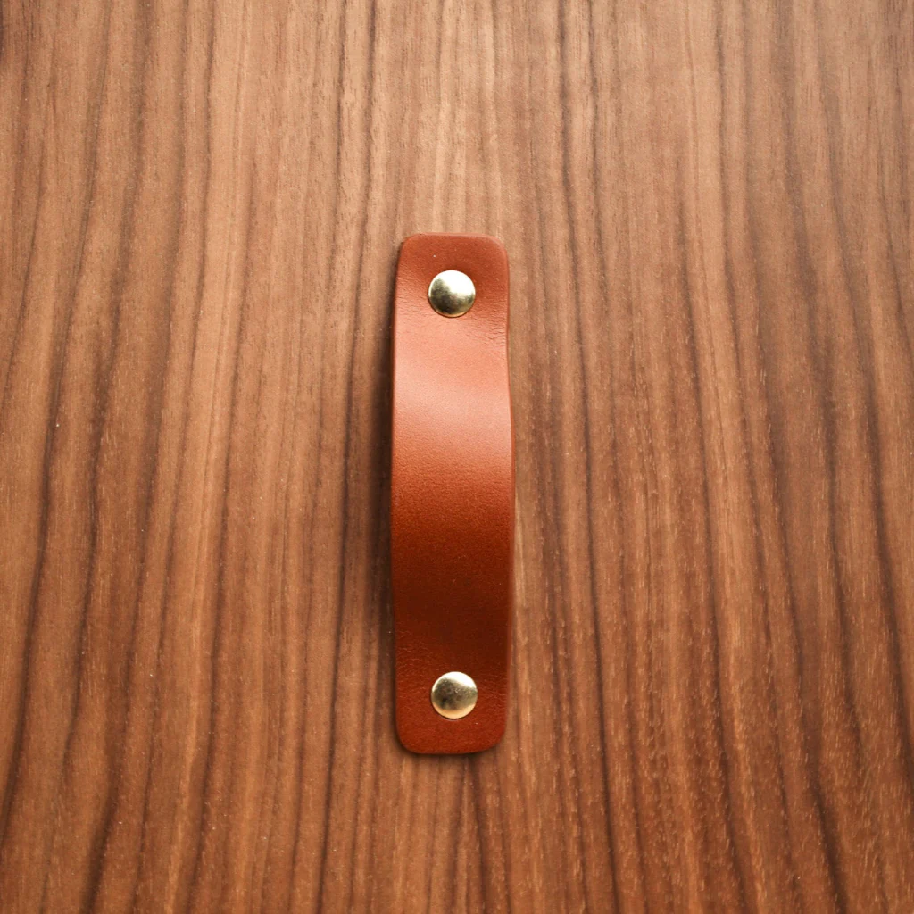 SP02 Smooth Leather Strap Pull - Rockland Interiors Inc.