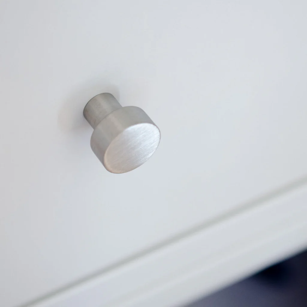 Dot Knob - Rockland Interiors Inc.
