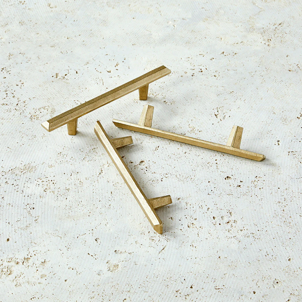 Pyra Handle - Rockland Interiors Inc.