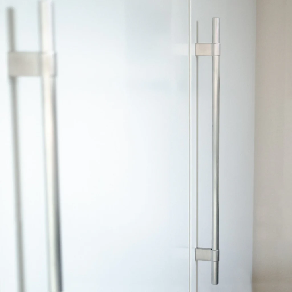 Line Big Handle - Rockland Interiors Inc.