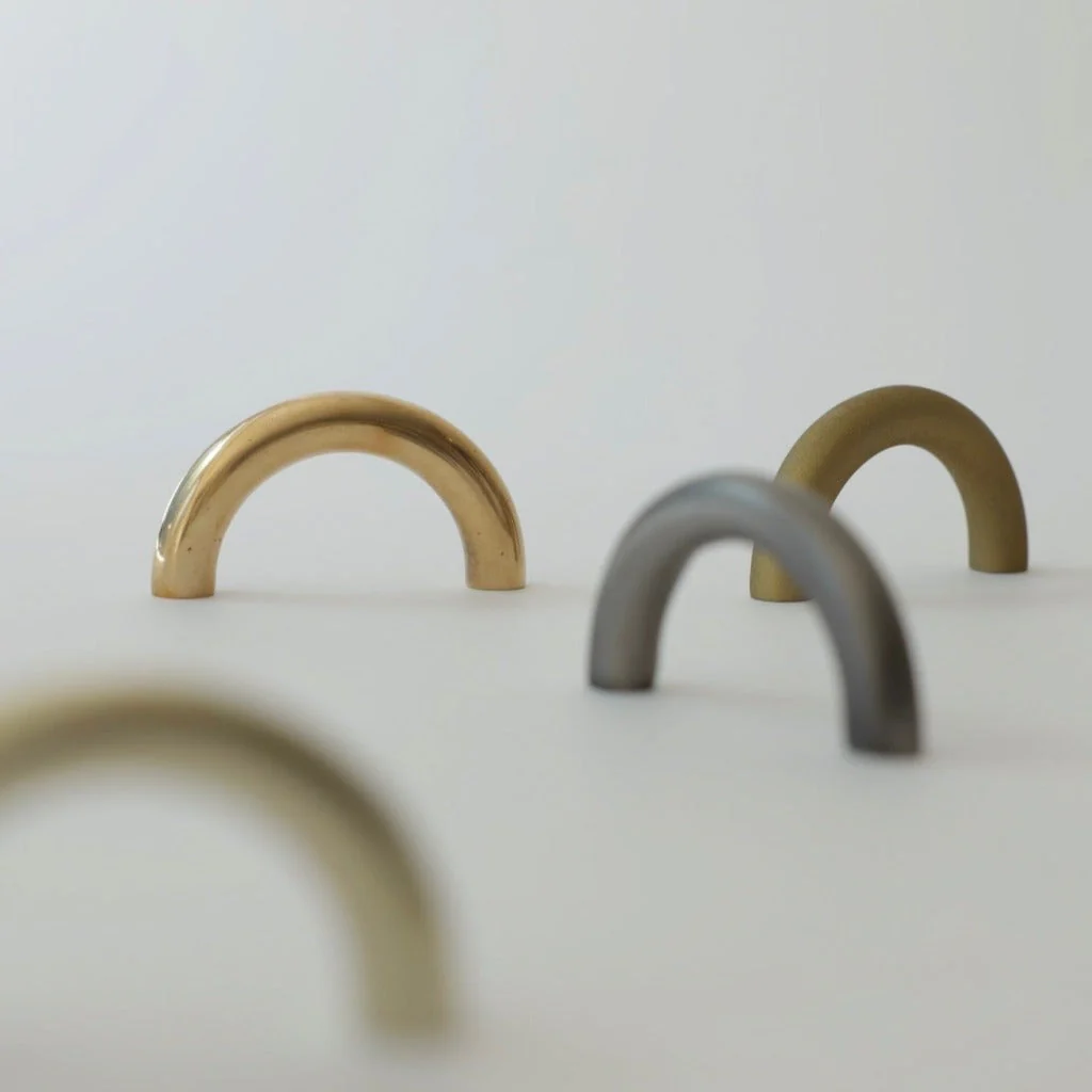 Cercle Pull Thin Long - Rockland Interiors Inc.
