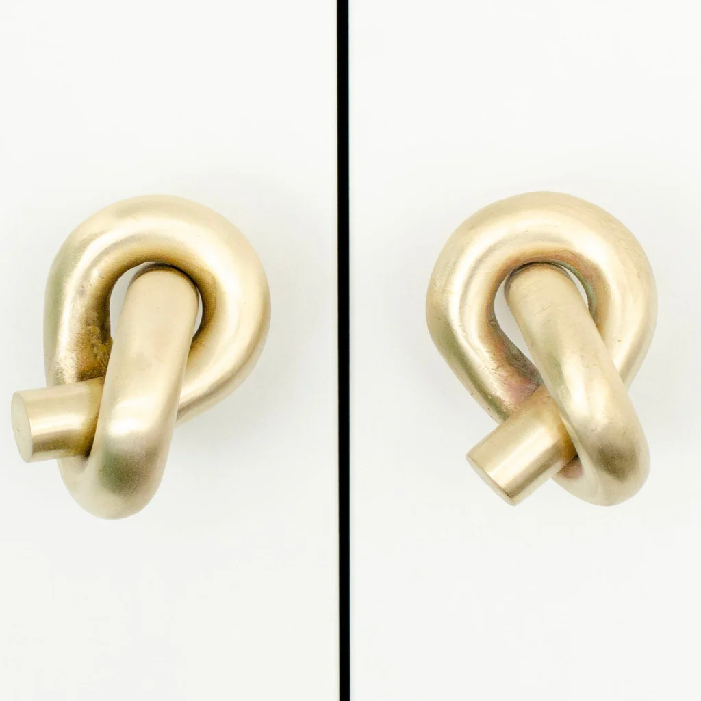 Knot Knob Big - Rockland Interiors Inc.