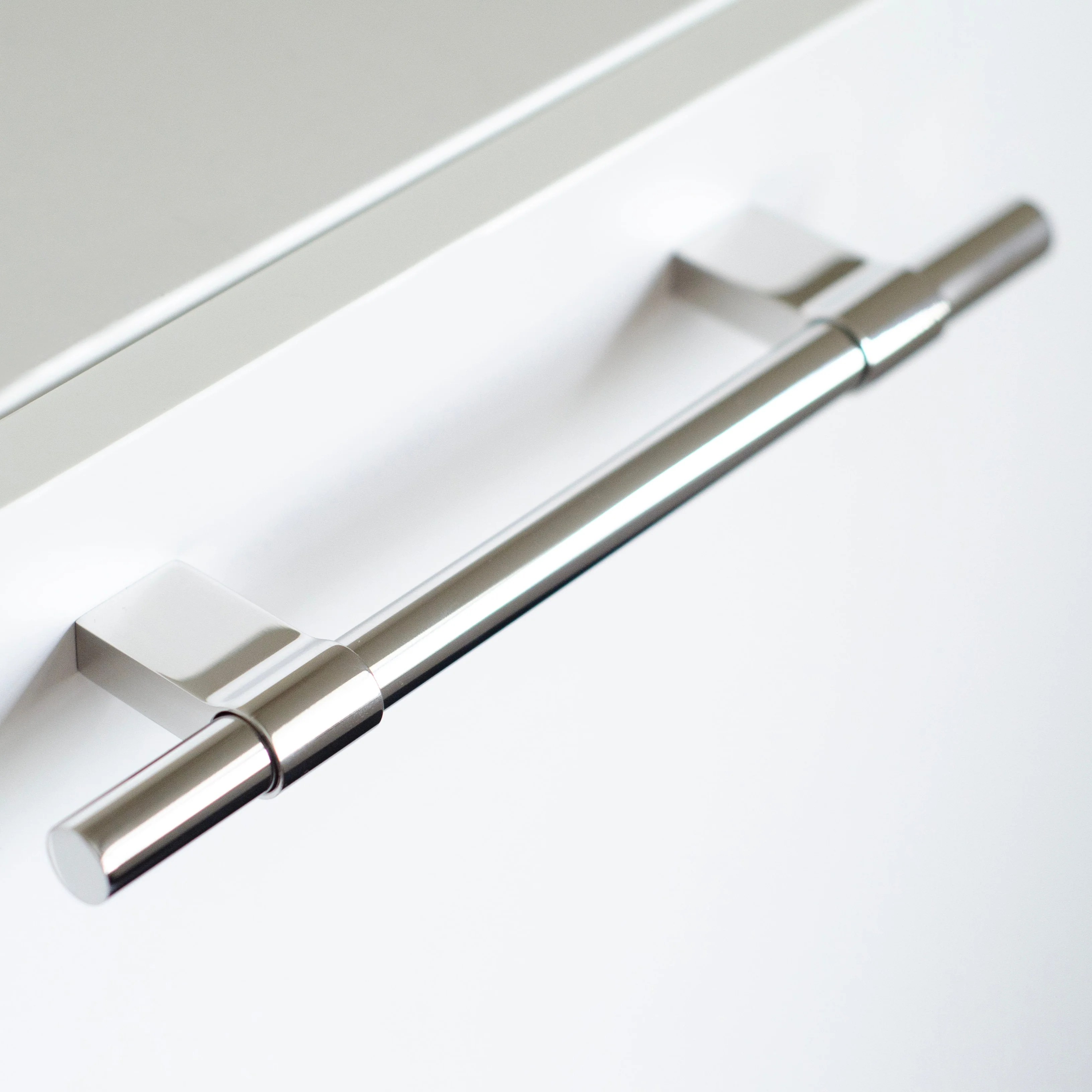 Line Big Handle - Rockland Interiors Inc.