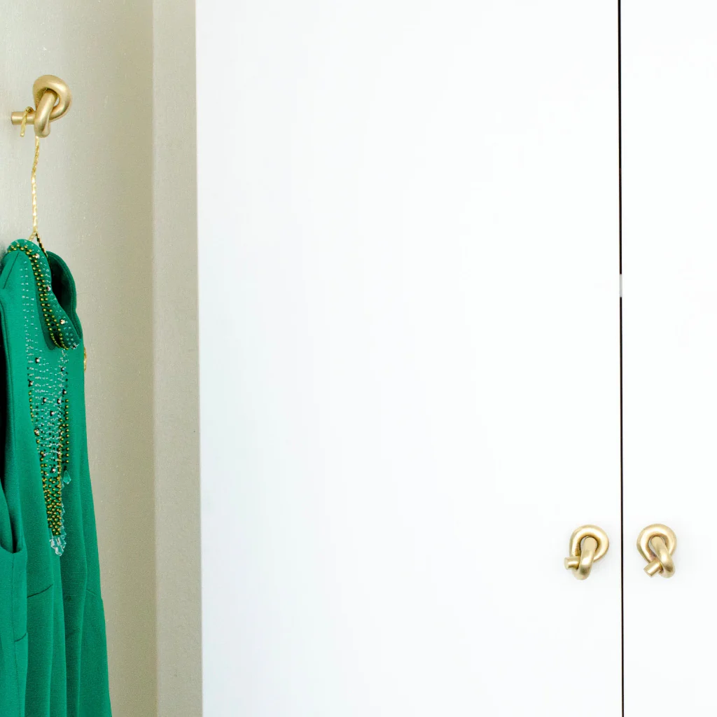 Knot Knob Big - Rockland Interiors Inc.